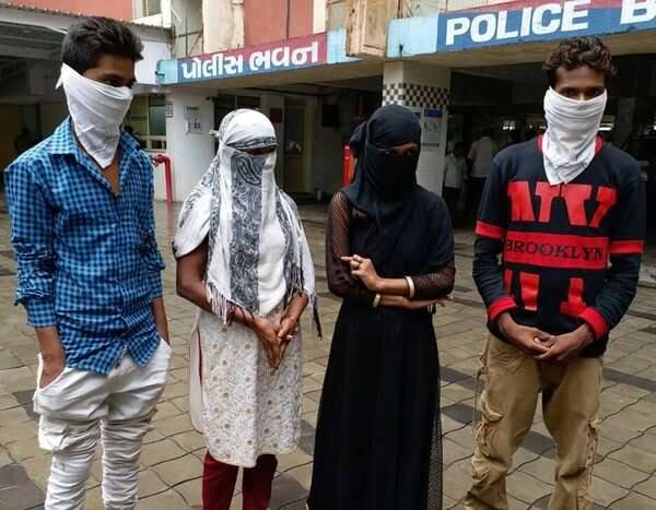 આ અંગેની વિગતો એવી છે કે, આજવા રોડ પર આવેલા રામદેવનગરમાં રહેતી 17 વર્ષીય માનસી(નામ બદલ્યું છે) અને અર્જુન ભરવાડ એક જ શેરીમાં રહે છે. બંને વચ્ચે છેલ્લા ત્રણ વર્ષથી પ્રેમસંબંધ હતા. આ દરમિયાન બંને વચ્ચે અનેકવાર શારીરિક સંબંધો બંધાયા હતા. અર્જુન ક્યારેક માનસીના ઘરે તો ક્યારેક અન્ય જગ્યાએ લઈ જઈને તેની સાથે સેક્સ સંબંધો બાંધ્યા હતા. 