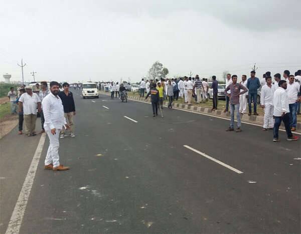 15મી જૂલાઇના રોજ દેતેશ્વર સ્થિન અનુ સોસાયટીમાં રહેતા મુકેશ જહાભાઇ ભરવાડ અને તેનો સાગરિત તેજા ભરવાડે, અપશબ્દોથી ભરપુર એક ઉશકેરણીજનક વીડિયો સોશીયલ મીડિયા પર અપલોડ કર્યો હતો. જેમાં ક્ષત્રીય સમાજના જાતી વિરૂધના બીભત્સ ઉચ્ચારણ કરવામાં આવ્યા હતા. જે વીડિયો સોશીયલ મીડિયા પર વાઇરલ થયો હતો.