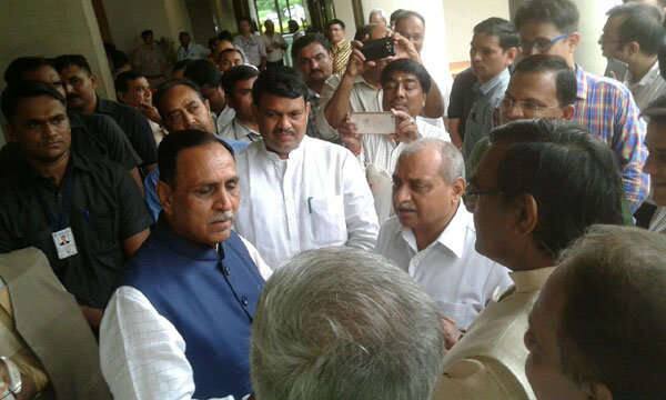 ગુજરાતના ધારાસભ્યના મતનું મૂલ્ય 147 છે. એક ધારાસભ્યના મતના મૂલ્યની રીતે ગુજરાત સમગ્ર દેશમાં આઠમા સ્થાને છે જ્યારે કુલ મતોમાં દસમા સ્થાને છે.અત્યારે સંસદસભ્યોના કુલ મતોનું મૂલ્ય 5,49,408 છે જ્યારે ધારાસભ્યોના કુલ મતોનું મૂલ્ય 449474 છે. આમ ઈલેક્ટોરલ કોલેજમાં કુલ મતનું મૂલ્ય આ વખતે 10, 98,882 છે.