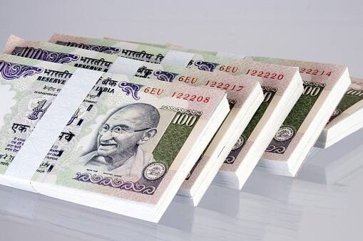 બેંકની નોન ઇન્ટરેસ્ટ આવક 43 ટકા વધીને 86 કરોડ રૂપિયા રહી હતી જે વિતેલા વર્ષે સમાન ગાળામાં 60 કરોડ રૂપિયા હતી. 30 જૂન 2017 સુધી બેંકની કુલ લોન 22 ટકા વધીને 16266 કરોડ રૂપિયા પર પહોંચી ગઈ. જ્યારે બેંકમાં જમા થાપણો 22 ટકા વધીને 19155 કરોડ રૂપિયા રહી છે.