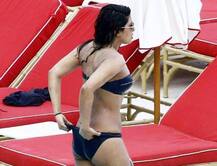 ક્યારેક બિકિની Adjust કરતી, તો ક્યારેક પૂલમાં RELAX, વાયરલ થઈ હતી પ્રિયંકા ચોપરાના આ Photos