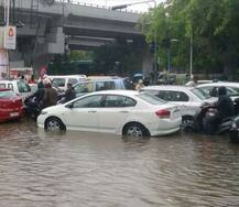 ભારે વરસાદને કારણે વીજળી પડતાં અમદાવાદના બે સહિત ત્રણનાં મોત 