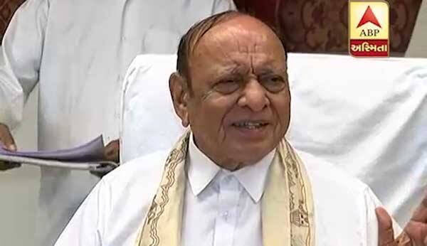 મહાત્મા મંદિર ખાતે પહેલીવાર કોઈ રાજકીય સંમેલન યોજાવાનું હતું. જોકે, મહાત્મા મંદિરના સંચાલકોએ રિનોવેશનનું કારણ આગળ ધરીને કાર્યક્રમ માટે સ્થળ આપવાનો ઇનકાર કરી દીધો છે. બીજી તરફ રાજકીય વર્તુળોમાં એવી ચર્ચા છે કે ભાજપે કોઈ ખોટા સંકેત ન જાય તે માટે મહાત્મા મંદિર ફાળવ્યું નથી.