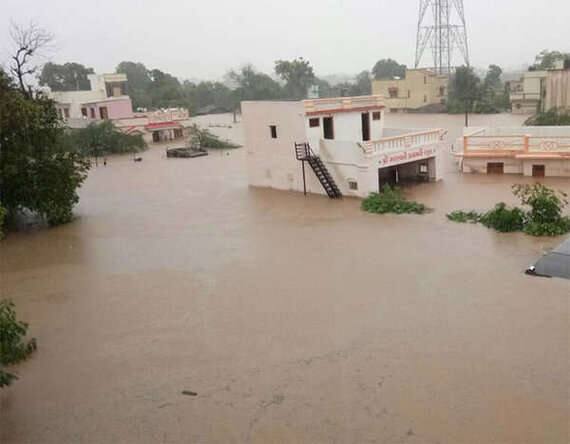 ડેમોમાં નવા નીરની આવકને કારણે પીવાના પાણીની બાબતમાં ધરખમ રાહત થઈ ગઈ છે પરંતુ જમીન ધોવાણ અને જાનમાલની નુકશાની મોટા પ્રમાણમાં છે.