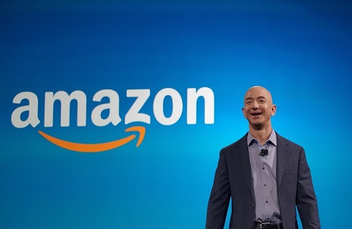 Amazon founder Jeff Bezos loses World Second-Richest man title Now This person became the second richest man अरबपतियों की लिस्ट में बड़ा उलटफेर, जेफ बेजोस को पीछे छोड़ ये शख्स बना दुनिया का दूसरा सबसे अमीर आदमी