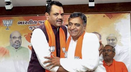 પાસના કેટલાક નેતાઓએ તેના બદલામાં વિધાનસભાની ટિકિટ માગી છે. જેમાં સૌરાષ્ટ્ર અને ઉત્તર ગુજરાતના કેટલાક મત વિસ્તારનો સમાવેશ થાય છે. કોંગ્રેસના ટોચના નેતાઓએ આ અંગે હાઇ કમાન્ડને રજૂઆત કરીને જવાબ આપશે તેવી ખાતરી આપી છે. ૨૯મી જુલાઇ સુધી કોંગ્રેસ પાટીદારોને અનામત અંગે સ્ટેન્ડ કલીયર કરવા પણ પાસ દ્વારા કહેવામાં આવ્યું છે.