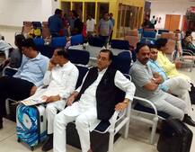 41 જેટલા ધારાસભ્યને કોંગ્રેસ બેંગલુરુ લઈ ગઈ, જાણો ક્યા ધારાસભ્ય કર્ણાટક નથી ગયા