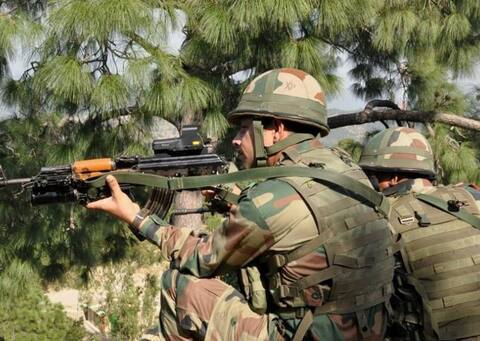 J&K: પુલવામામાં એન્કાઉન્ટર, સુરક્ષાદળોએ બે આતંકીઓને માર્યા ઠાર J&K: પુલવામામાં એન્કાઉન્ટર, સુરક્ષાદળોએ બે આતંકીઓને માર્યા ઠાર