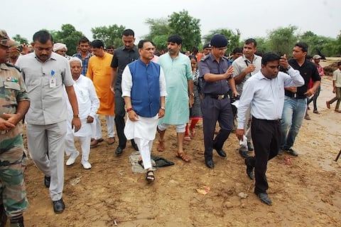 CM વિજય રૂપાણી બનાસકાંઠાના પૂર પ્રભાવિત વિસ્તારોની મુલાકાતે CM વિજય રૂપાણી બનાસકાંઠાના પૂર પ્રભાવિત વિસ્તારોની મુલાકાતે