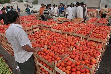 ગ્રાહક બાબતોના મંત્રાલયના આંકડા અનુસાર 29 જુલાઈના રોજ કોલકાતામાં ટામેટાંનો કિલોનો છૂટક ભાવ રૂપિયા 95, દિલ્હીમાં રૂપિયા 92, મુંબઈમાં રૂપિયા 80 તથા ચેન્નઈમાં રૂપિયા 55 હતો. અમદાવાદમાં ટામેટાંનો છૂટક ભાવ કિલો દીઠ રૂપિયા 65 હતો. ટામેટાંનો પાક લેતાં રાજ્યોમાં પણ ટામેટાંનો ભાવ આસમાને આંબ્યો હતો.