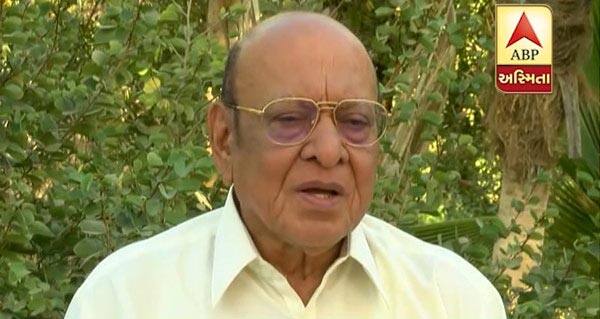 કોંગ્રેસે પહેલાં તેના તમામ 57 ધારાસભ્યોને વ્હીપ તૈયાર કર્યો હતો પણ છ ધારાસભ્યોએ રાજીનામા આપી દેતાં તેમને વ્હીપ લાગુ પડવાનો પ્રશ્ન રહેતો નથી. અન્ય ધારાસભ્યોમાં શંકરસિંહ સહિતના ધારાસભ્યો હજુ કોંગ્રેસમાં જ છે તેથી તેમને પક્ષના નિયમો લાગુ પડે છે તેથી તેમને કોંગ્રેસ દ્વારા વ્હીપ અપાયો છે. 