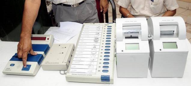ચૂંટણી પંચે કહ્યું કે, VVPAT (વૉટર વેરિફાયેબલ પેપર ઑડિટ ટ્રેલ)નો ઉપયોગ સૌપ્રથમ 4 સપ્ટેમ્બર 2013માં નાગાલેન્ડમાં વિધાનસભાની ચૂંટણીમાં કરવામાં આવ્યો હતો. ત્યારથી આજ સુધી 266 વિધાનસભા અને 9 સંસદીય ક્ષેત્રોમાં આનો પ્રયોગ કરવામાં આવ્યો છે. હાલમાં થયેલી પાંચ રાજ્યની ચૂંટણીમાં ચૂંટણી પંચે 53,500 VVPATનો પ્રયોગ કર્યો હતો.