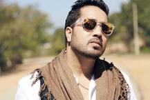 ‘અમારુ પાકિસ્તાન’ કહીને ફસાયા મીકા સિંહ, રાજ ઠાકરેની પાર્ટીએ કહ્યું–મહારાષ્ટ્રમાં માઇક નહિ પકડવા દઇએ