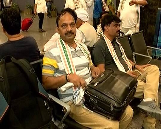  આ તમામ યુવાનો સોમવારે સાંજે ચાર વાગ્યાથી ધારાસભ્યોની સુરક્ષા અને તેમના પર વોચ રાખવા માટે તૈયાર રહેશે તેમ કોંગ્રેસના સૂત્રોએ જણાવ્યું હતું. ગુજરાત પ્રદેશ કોંગ્રેસ દ્વારાકરાયેલી રજૂઆતના પગલે રાજ્યસભાની ચૂંટણીમાં બેંગલુરુથી આવતા ધારાસભ્યોને પોલીસ પ્રોટેક્શન આપવામાં આવ્યું છે.