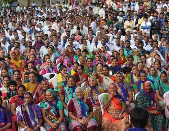  આ સભામાં હાર્દિકે કોંગ્રેસના બળવાખોર ધારાસભ્ય રાઘવજી પટેલ પર આડકતરો પ્રહાર કરતાં જણાવ્યું હતું કે, નેતાઓને મત દેતાં પણ નથી આવડતું ને અમારો બળદીયો પણ બિલાડો નીકળ્યો. હાર્દિકે સવાલ કર્યો હતો કે, જે નેતાઓને મત દેતા પણ નથી આવડતું તે લોકો શું દેશ ચલાવશે?