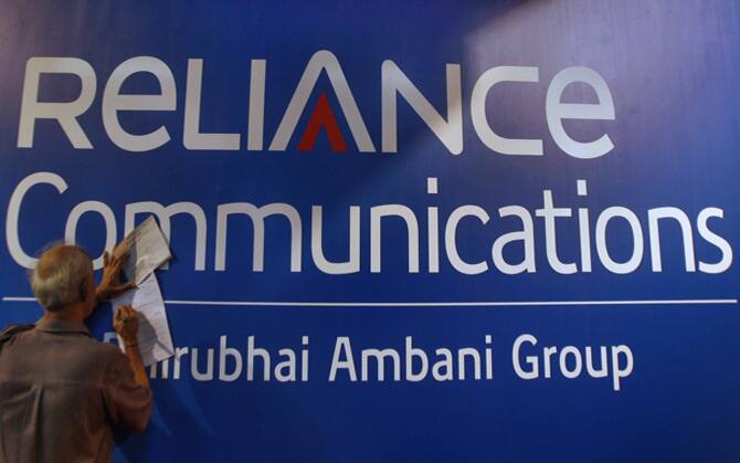 RCOMએ આ નવો પ્લાન એરટેલ, વોડાફોન અને જિઓ જેવી દિગ્ગજ કંપનીઓને પડકાર આપવા માટે રજૂ કર્યો છે. ટીજરથી એ વાતની પુષ્ટિ થાય છે કે 299 રૂપિયાવાળા પ્લાન અંતર્ગત RCOM યૂઝર્સને અનલિમિટેડ કોલ, ટેક્સ્ટ અને ડેટા મળશે. જોકે, હાલમાં નવા રેન્ટલ પ્લાન વિશે સંપૂર્ણ જાણકારી ઉપલબ્ધ કરાવવામાં આવી નથી.