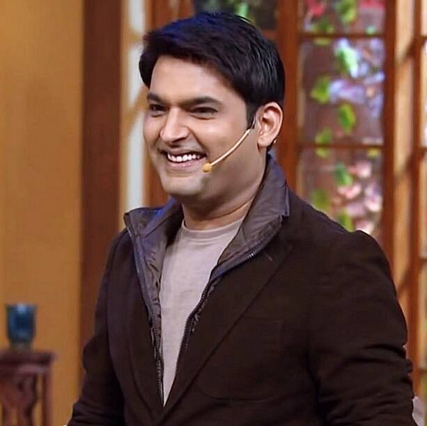  કપિલ શર્માએ ફિલ્મની રિલીઝ ડેટને લઈને જાહેરાત કરી દીધી છે. તેણે પોતાના ટ્વિટર એકાઉન્ટ પર લખ્યું છે, મને એ જણાવતા આનંદ થાય છે કે ફિરંગી માટે 10 નવેમ્બર, 2017 નક્કી કરવામાં આવી છે.