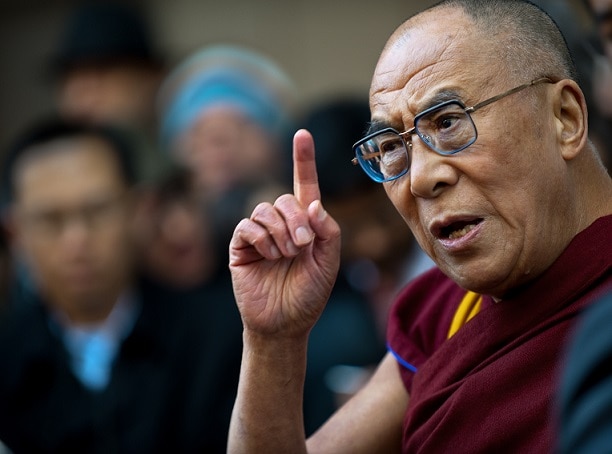 India-China border dispute Dalai Lama said solutions should be found through peaceful  भारत-चीन सीमा विवाद पर बोले दलाई लामा, कहा- सैन्य इस्तेमाल के बजाए वार्ता और शांतिपूर्ण तरीकों से निकाले समाधान