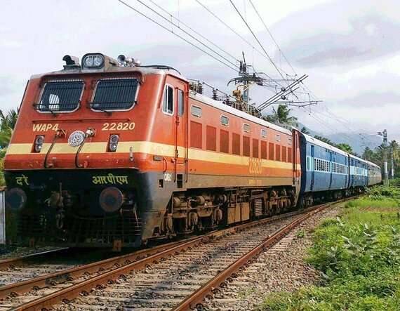 ઓગસ્ટના અંતિમ સપ્તાહ સુધી તમામ ટ્રેનોમાં આ સુવિધા શરૂ કરવામાં આવશે. રેલ મંત્રાલયના એક ઓફિસરનું કહેવું છે કે આ યોજન સફળ થશે તો કુલ ટિકિટોના 20% સુધી મોબાઈલ એપ માટે છોડવામાં આવશે. મોબાઈલ એપથી તત્કાલ કોટાની ટિકિટ ખરીદનાર પેસેન્જર્સમાંથી ઓછામાં એક પાસે આઈડેન્ટિટીનો નંબર ટિકિટ પર લખવામાં આવશે. સાથે જ પેસેન્જરને ઓરિજનલ ઓળખ કાર્ડ યાત્રા દરમિયાન સાથે રાખવું જરૂરી રહેશે. આવું ન કરવાથી દંડ વસૂલવામાં આવશે.