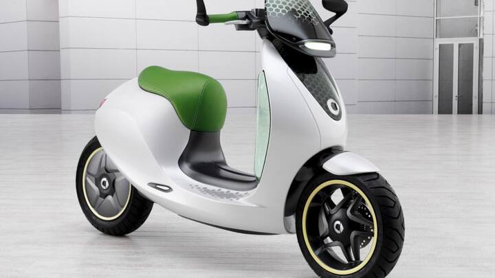 આ મુદ્દે વિસ્તારથી જણાવતા ગિલે કહ્યું કે, 40,000 રૂપિયાની નિશ્ચિત રકમથી એ સુનિશ્ચિત થશે કે ઉત્પાદક પોતાનું માર્જિન વધારવા માટે સબસિડીનો લાભ ન લે. હાલમાં બજારમાં જે ઇલેક્ટ્રિક સ્કૂટર મળે છે તેમાં પાવર ક્ષમતા વધારે નથી અને તેને થોડા સમય પછી ચાર્જ કરવાની જરૂરત પડે છે, પરંતુ લીથિયર બેટરીવાળા ઇલેક્ટ્રિક સ્કૂટરની સાથે એવી સમસ્યા નથી અને આ બેટરીને કારણે પાવર ક્ષમતામાં વધારો થાય છે સાથે જ વારંવાર ચાર્જ કરવાની જરૂરત પણ નથી રહેતી.