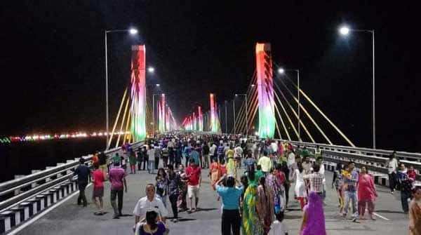 નેશનલ હાઇવે પર ટ્રાફિકજામની સમસ્યા પછી વર્ષ ર૦૧૩માં ઝાડેશ્વર ટોલ પ્લાઝા બંધ કરાયું હતું. હવે મુલદ ચોકડી પર નવું ટોલ પ્લાઝા બનતાં જૂના અને નવા સરદાર બ્રિજ પર વાહનચાલકોએ ટોલ ટેકસ ભરવો પડશે. ટોલ ટેક્સના દર કાર, જીપ, એલએનવી વન વે ટ્રિપ માટે રૂ.ર૦ અને રિટર્ન ટ્રિપ માટે રૂ.૩૦ રહેશે. 