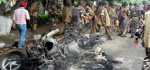 રોહતક આવનારી તમામ ગાડીઓનું સઘન તપાસ કરવામાં આવી રહી છે. આવતા જતા લોકોને પૂછપરછ કરવામાં આવી રહી છે. શહેની અંદર અને બહાર પણ કડક સુરક્ષા તૈનાત કરવામાં આવી છે. ધારા 144 પણ લગાવવામાં આવી છે.