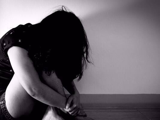 જો કે પ્રદેશ કોંગ્રેસમાં મંત્રી બનાવવા લોલીપોપ આપીને પછી તેમણે કશું ના કરતાં બગડેલી યુવતી હવે તેમના પર વિશ્વાસ કરવા તૈયાર નથી તેવો પણ કાર્યકરો દાવો કરે છે. આ પ્રદેશ નેતા બે વાર પરણી ચૂકેલા છે અને લગ્ને લગ્ને કુંવારા છે. તેમણે વતીને ખુશ કરવા હમણાં જ એક લાખથી વધુ કિંમતની ગિફટની નવાજેશ કરી છે.