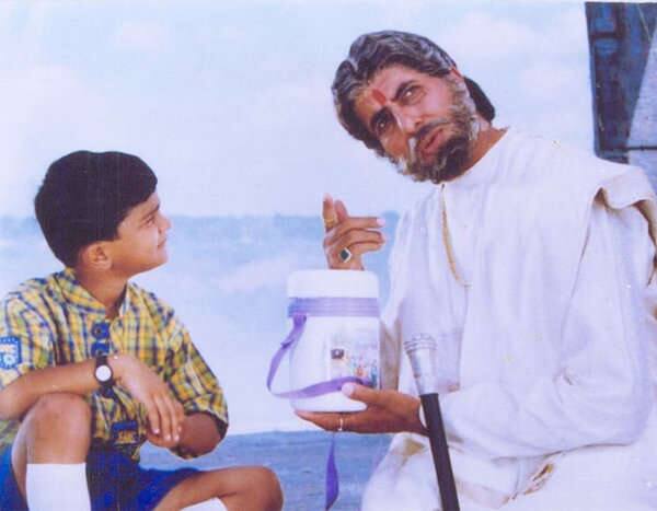 ફિલ્મની લીડ એક્ટ્રેસ સૌંદર્યા રઘુ હવે આ દુનિયામાં રહી નથી. એક પ્લેન દુર્ઘટનામાં તેનું અવસાન થયું હતું. 'સૂર્યવંશમ' એ સાઉથમાં એક્ટિવ રહેલી સૌંદર્યાની પહેલી અને છેલ્લી બોલિવૂડ ફિલ્મ હતી.