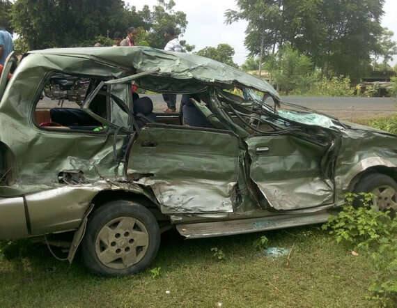 આ ઘટનાની જાણ થતા પેટલાદ ગ્રામ્ય પી.એસ.સાઈ.બી.પી.પટેલ સહિત સ્ટાફ ઘટના સ્થળે પહોંચી ગયો હતો.રાજેશભાઇ નાથુભાઈ પટેલની ફરિયાદને આધારે પેટલાદ ગ્રામ્ય પોલીસે ટ્રક ચાલક વિરુદ્ધ ગુનો નોંધી આગળની કાર્યવાહી હાથ ધરી છે.