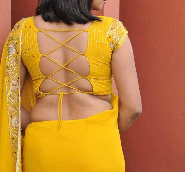 અરજીમાં વલ્લભ કોરડિયાનો આક્ષએપ છે કે, પ્રફુલ રામાણી અને નીતિન હાપાણી નામના બે શખ્સો પત્ની અને પુત્રીને જોન પારડી ખાતે આવેલા ગીરીબાપુના આશ્રમે લઇ ગયા હતાં. ત્યાં પત્ની શીતલ-પુત્રી દુમાની ત્રણેય આઠ દિવસ રોકાયા હોવાનું જાણવા મળ્યું હતું અને શીતલ તેની પુત્રી દુમાની સાથે આવી હતી અને આઠ દિવસ રોકાયા બાદ બે શખ્સો તેને પરત લઇ ગયા હોવાનું ગીરીબાપુએ વલ્લભભાઇને જણાવ્યું હતું.