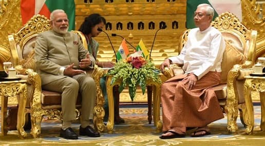 નેપેડા: ચીનમાં બ્રિક્સ સમ્મેલનમાં ભાગ લીધા બાદ વડાપ્રધાન મોદી મંગળવારે ત્રણ દિવસીય યાત્રા મ્યાનમાર ગયા છે. બ્રિક્સમાં પીએમ નરેન્દ્ર મોદીની યાત્રા કામયાબ માનવામાં આવી રહી છે. આ યાત્રામાં પહેલીવાર ચીની ધરતી પરથી પાકિસ્તાનના આંતકવાદી સંગઠનો પર આંગળી ઉઠાવવામાં આવી છે. પીએમ મોદીનો મ્યાનમારની આ પ્રથમ દ્વિપક્ષીય યાત્રા છે. તે અગાઉ 2014માં આસિયાન ભારત શિખર સમ્મેલનમાં ભાગ લેવા ગયા હતા. 