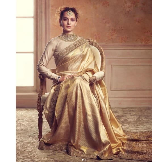 નવી દિલ્લી: કંગના રાનૌત આમ તો ટૂંક સમયમાં ફિલ્મ ‘સિમરન’ લઈને આવી રહી છે. હાલ કંગના આ ફિલ્મના પ્રમોશનમાં લાગી છે. ત્યારે કંગનાનો એક ખૂબસૂરત ફોટોશૂટ સામે આવ્યો છે. જેમાં કંગના ખૂબસૂરત દુલ્હન બનેલી નજર આવી રહી છે. કંગનાનો આ ફોટોશૂટ એક મેગેઝીનના કવરપેજ પર આવશે. 