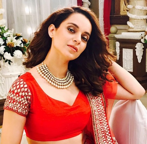 વિવાદો વચ્ચે અહીં દુલ્હનના રૂપમાં નજર આવી કંગના રનૌત, જુઓ તસવીરો