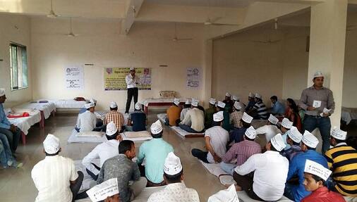 આ ઉપરાંત સૌથી મહત્વની એવી આચાર્યની 1300, શિક્ષકોની 7 હજાર અને જૂના શિક્ષકોની 1 હજાર અને રાજીનામા કે નિવૃત્તિથી ગ્રંથપાલની ખાલી પડેલી 400 જગ્યા તાકીદે ભરવાની માંગણી કરવામાં આવી છે. આ માગણીઓ નહીં સંતોષાય તો ઉગ્ર કાર્યક્રમો આપવાની જાહેરાત સંકલન સમિતી દ્વારા કરાઈ છે.