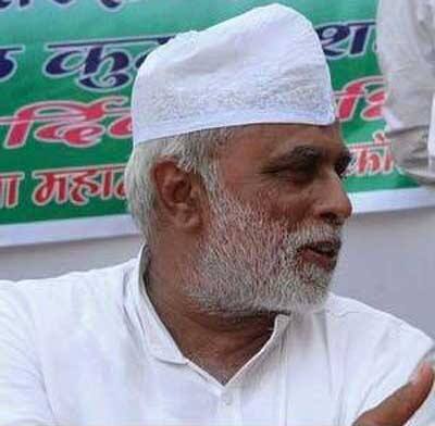 સાગર રાયકાએ ઉમેર્યું હતું કે, જિલ્લા પંચાયતોમાં કે જ્યાં પક્ષ શાસન કરે છે ત્યાં બેહિસાબ ભ્રષ્ટાચાર થઇ રહ્યો છે જેનાથી અમે મુશ્કેલીનો સામનો કરી રહ્યા છીએ. પ્રદેશ પ્રમુખ તરીકે તેઓ તમાશો નિહાળી રહ્યા છે. આ સંજોગોમાં આવી રહેલી ચૂંટણીમાં લોકો સમક્ષ જતા અમને ઘણી મુશ્કેલી પડવાની છે. 