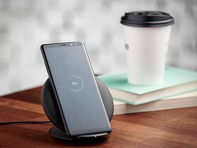 ડિવાઈસની બેટરી 3300mAh છે. ગેલેક્સી નોટ 7.1.1 નૂગા પર રન કરે છે. આ ફોન વાયરસેલ ચાર્જિંગ પણ સપોર્ટ કરે છે.