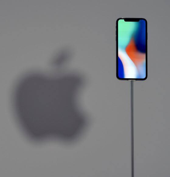  iPhone Xના બે વેરિયન્ટ સ્ટોરિજ છે. એક 64GB અને બીજો 256GB છે.