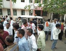 મહિલાના ગુપ્ત ભાગે જોવા મળ્યા ઇજાના નિશાન, દફનવિધિ રોકાવી બોલાવાઇ પોલીસ 