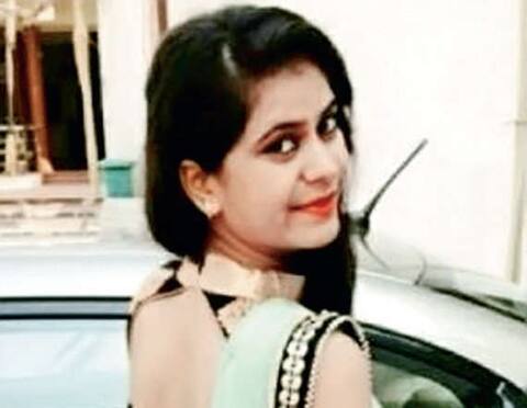 નડિયાદ આપઘાત કેસઃ કલ્પના સાથે જય પંચાલે શા માટે કર્યો હતો ઝઘડો? જાણો કારણ નડિયાદ આપઘાત કેસઃ કલ્પના સાથે જય પંચાલે શા માટે કર્યો હતો ઝઘડો? જાણો કારણ