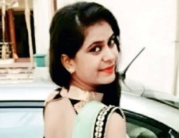 નડિયાદ: શહેરના ચકચારી કલ્પના રોહિત આપઘાત કેસમાં એક પછી એક વિગતો સામે આવી હતી. ગઈ કાલે જય પંચાલ ઉપરાંત રોહિત મહેશ્વરીનું નામ પણ આપઘાત કેસમાં સામે આવ્યું હતું. ત્યારે હવે એવી ચોંકાવનારી વિગતો સામે આવી છે કે, કલ્પનાએ આપઘાત કર્યો તે પહેલા જય પંચાલ સાથે તેનો ઝઘડો થયો હતો અને આ ઝઘડા પછી લાગી આવતાં તેણે આ પગલું ભર્યું હતું.