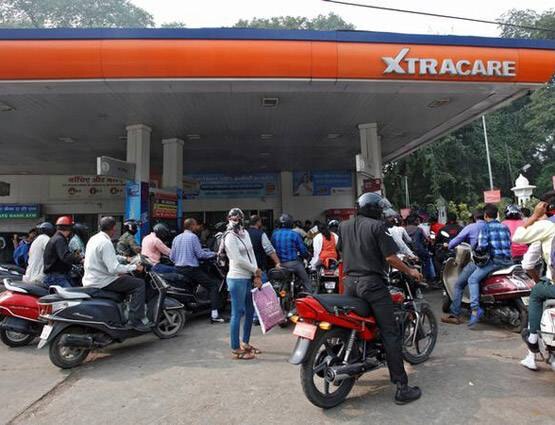 Fuel Price Hike: पेट्रोल और डीजल की कीमतों में फिर बढ़ोतरी, 15 दिन में 13वीं बार बढ़े दाम, जानें क्या है आपके शहर का नया रेट