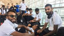 ફરી જોવા મળ્યો ધોનીનો કૂલ અંદાજ, ફ્લાઈટની રાહ જોવામાં એરપોર્ટના ફ્લેશ પર સૂઈ ગયો