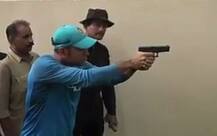 પ્રેક્ટિસ ન કરી શકી ટીમ ઇન્ડિયા તો ધોનીએ અજમાવ્યો શૂટિંગ પર હાથ