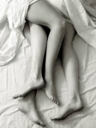 નર્સે ગુરુવારે સુસાઇટ નોટ લખી કપાસમાં છાંટવાની દવા ગટગટાવી આજી ડેમમાં પડતું મૂકવા ગઇ હતી પરંતુ 108એ બચાવી લઇ તેને હોસ્પિટલે ખસેડી હતી. આ તબીબ અન્ય કોઇની જિંદગી બરબાદ ન કરે તે માટે ફરિયાદ નોંધાવું છું અને આ તબીબ પણ સંજીવની હોસ્પિટલમાં ગેરકાયદે ગર્ભપાત કરતો હોવાનો આક્ષેપ કર્યો હતો. પી.આઇ. બી.ટી. વાઢીયાએ ડોક્ટર પંકજ અને કે.કે.નામના શખ્સની તપાસ હાથ ધરી છે. 