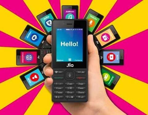 JIO ફોનની ડિલિવરી આજથી શરૂ, અહીંયા રહેતા લોકોને મળશે પહેલા, જાણો JIO ફોનની ડિલિવરી આજથી શરૂ, અહીંયા રહેતા લોકોને મળશે પહેલા, જાણો