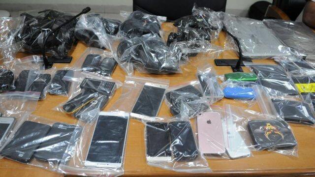  આ નવા કાયદાને છેડછાડ નિરોધક નિયમ 2017 નામ આપવામાં આવ્યું છે. આ કાયદો ઈન્ડિયન ટેલીગ્રાફ કાનૂનની ધારા 7 અને ધારા 25ના સંયોજનથી બનવવામાં આવ્યો છે. આ સાથે જ ટેલિકોમ વિભાગે એક નવી પ્રણાલી લાગૂ કરી રહ્યું છે, જેના અંતર્ગત કોઈપણ નેટવર્ક પર ખોવાઈ ગયેલા કે ચોરી થયેલા મોબાઈલની સેવા બંધ કરી શકાશે. પછી ભલે તે ફોનનું સિમકાર્ડ કે પછી IMEI નંબરને બદલી નાખવામાં આવ્યો હોય.