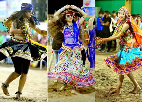 ‘ચાર ચાર બંગડી વાળી....’ સોંગ પર યુવતીઓએ બોલાવી રમઝટ, જુઓ તસવીરો ‘ચાર ચાર બંગડી વાળી....’ સોંગ પર યુવતીઓએ બોલાવી રમઝટ, જુઓ તસવીરો