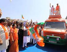 કરમસદથી \'ગુજરાત ગૌરવ યાત્રા\'નો પ્રારંભ, અમિત શાહના કોંગ્રેસ પર પ્રહાર