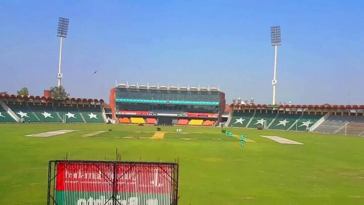 નવી દિલ્લી: પાકિસ્તાનના એક યુવા ક્રિકેટરે પસંદગી પ્રક્રિયાથી નારાજ થઈ આત્મહત્યાની કરી છે. ફર્સ્ટ ક્લાસ મેચ દરમિયાન સ્ટેડિયમાંજ ખુદકૂશી કરવાની કોશિશ કરી હતી. લોહોર ક્રિકેટ સ્ટેડિયમાં જઈને આપઘાત કરવાની કોશિશ કરનાર આ પાકિસ્તાની પ્લેયરનું નામ ગુલામ હૈદર અબ્બાસ છે. 