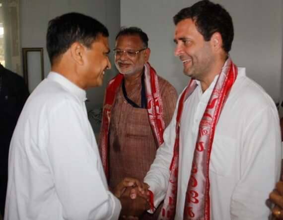 રાજકોટઃ આગામી વિધાનસભા ચૂંટણીમાં પાટીદાર આંદોલન મહત્વની ભૂમિકા ભજવી શકે છે એ વાત કોગ્રેસ અને ભાજપ બંન્ને પક્ષ સારી રીતે જાણે છે. બંન્ને પક્ષો પાટીદારોને રિઝવવા માટે અનેક પ્રયાસો કરી રહ્યા છે ત્યારે કોંગ્રેસ ખોડલધામના નરેશ પટેલને મુખ્યમંત્રી પદનો ચહેરો બનાવશે તેવી અટકળોએ વેગ પકડ્યો છે.